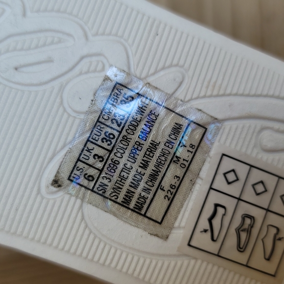 Skechers Plastic Waffle Design Open Toe Wedges - Picture 9 of 9